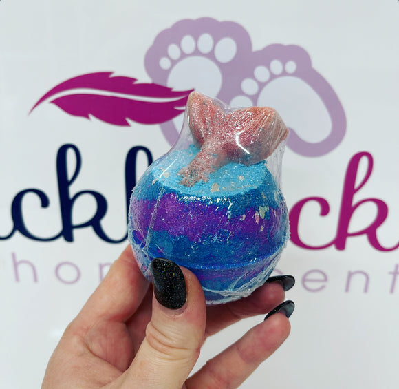 Large Mermaid Kisses Bath Bomb